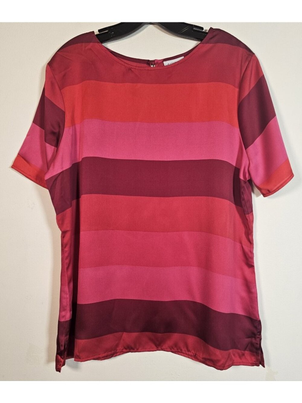 Liz Claiborne Size Large Shirt Short Sleeve Pink/Red Horizontal Striped